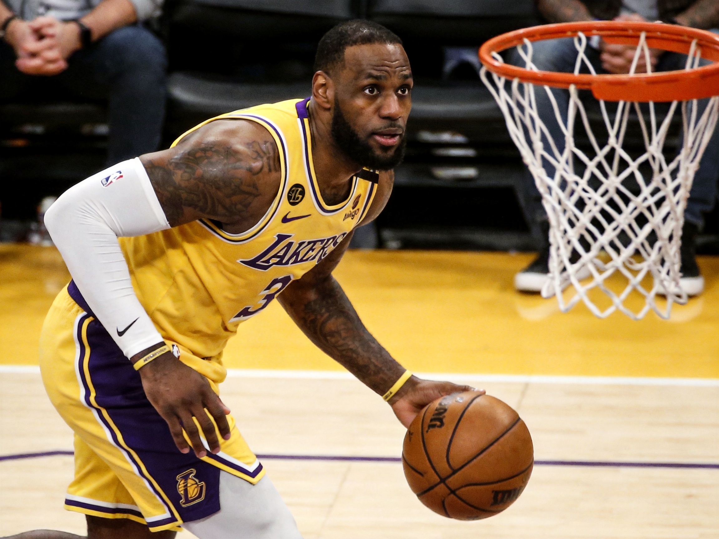 NBA季后赛战报配图
